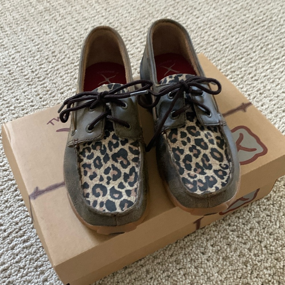Twisted X Kids distressed leopard Driving Mocs size 4
